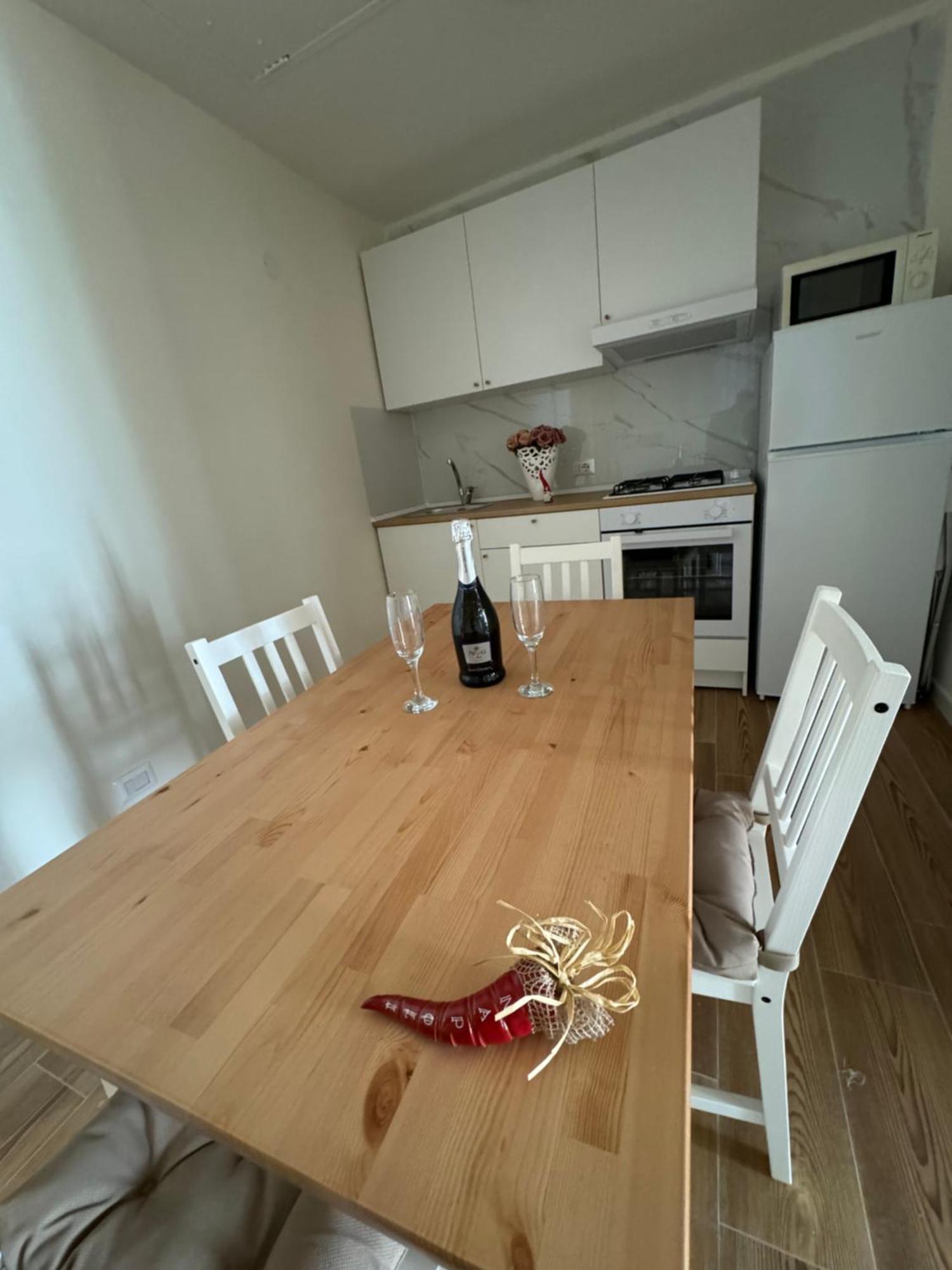 La Dimora Di Cinzia Apartamento Nápoles Exterior foto